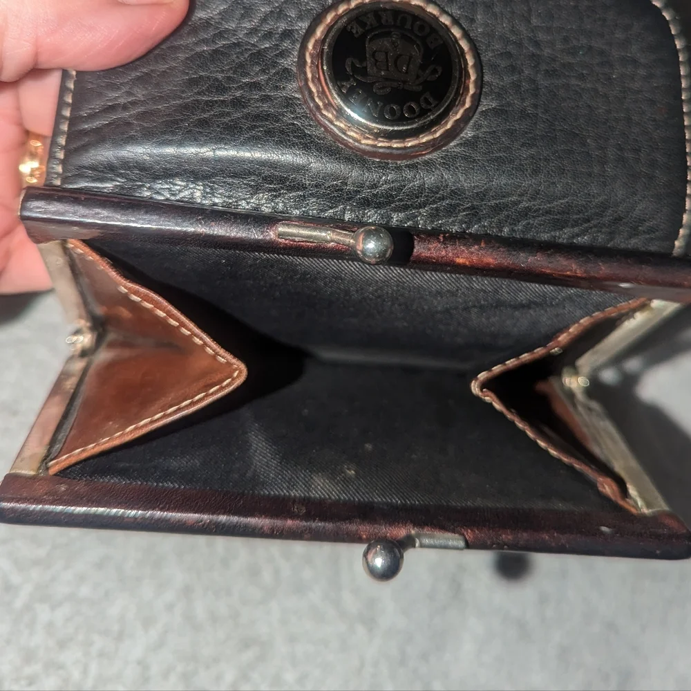 Vintage Dooney and Bourke billfold kisslock wallet
